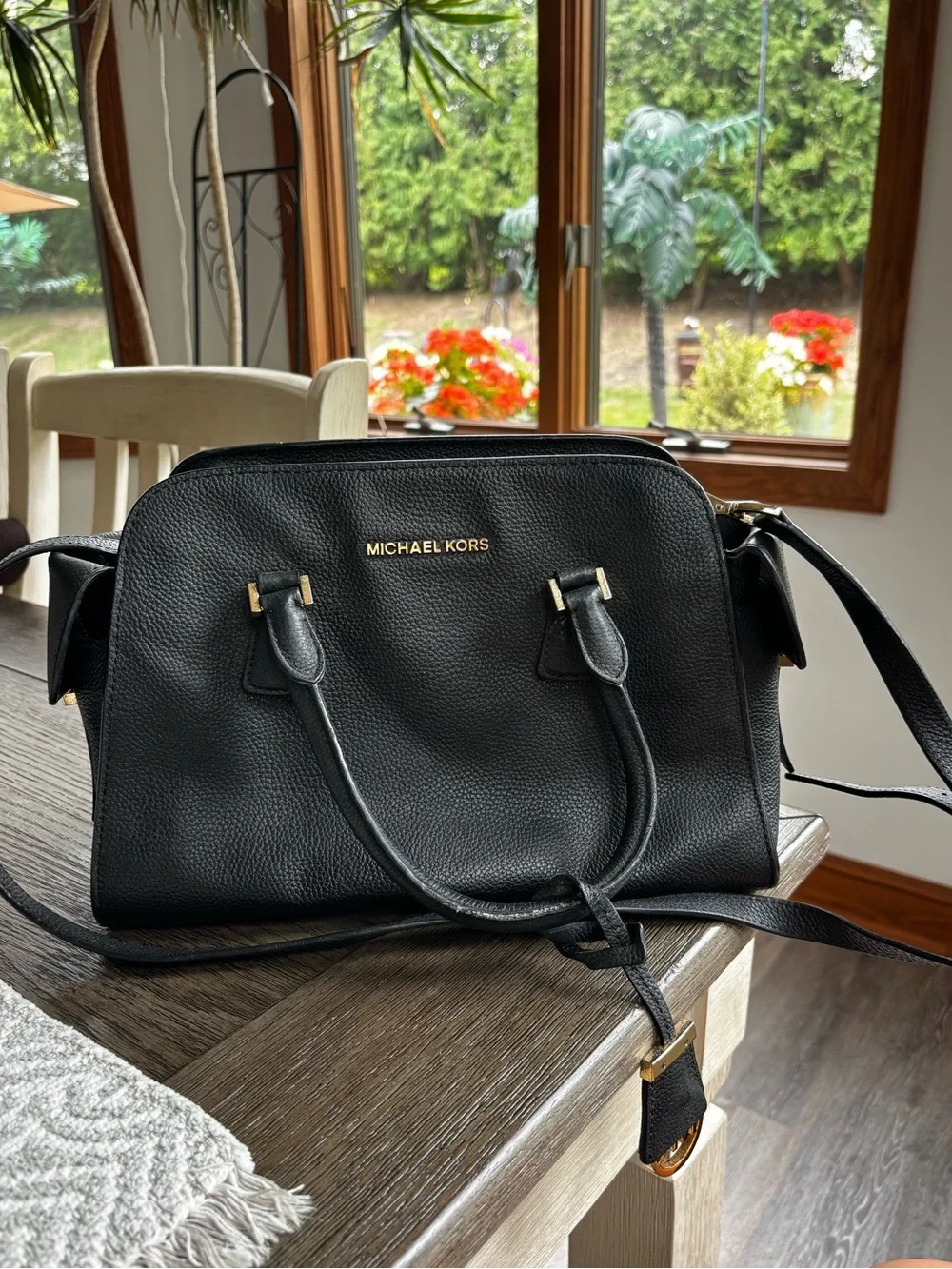Michael Kors Black Pebbled Leather Satchel Crossbody Bag Gold Hardware